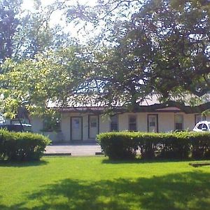 Riverside Park Motel And Campground